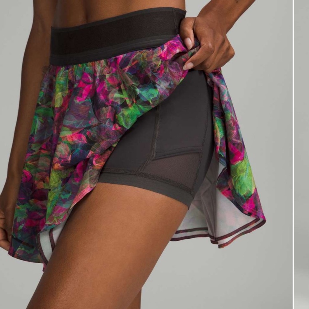 Lululemon Court Rival High Riise Skirt size 10Long in Vivid Floral Tone Multi - Picture 3 of 13